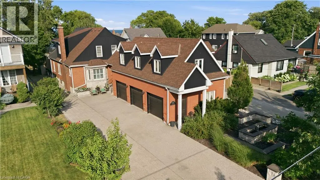 573 Beach Boulevard, Hamilton